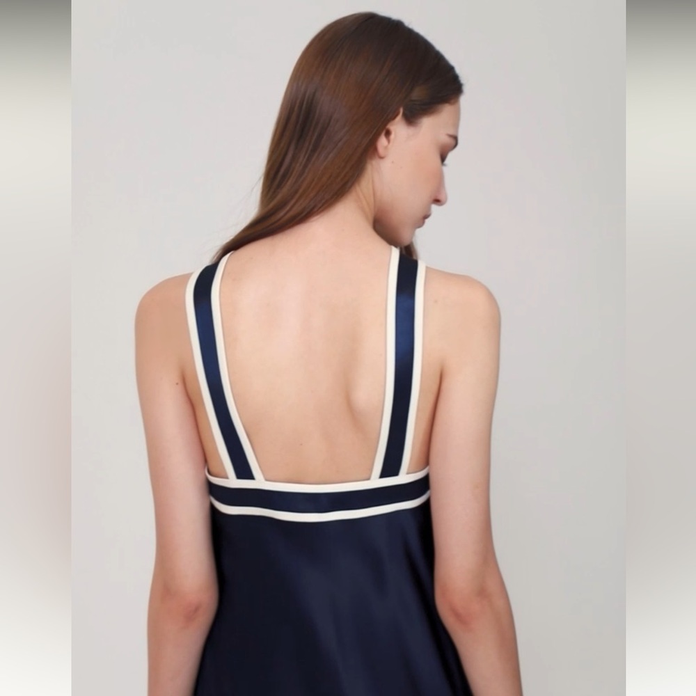 Lilysilk Glossy Camellia Silk Halter-Neck Dress - Picture 4 of 10